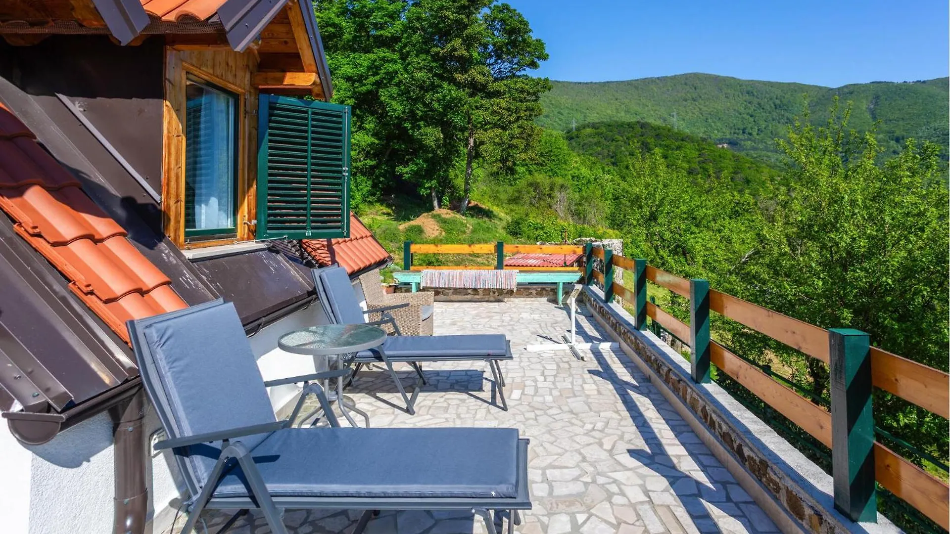 2 Bedroom Beautiful Home In Gornji Lopci Vratnik Holiday home