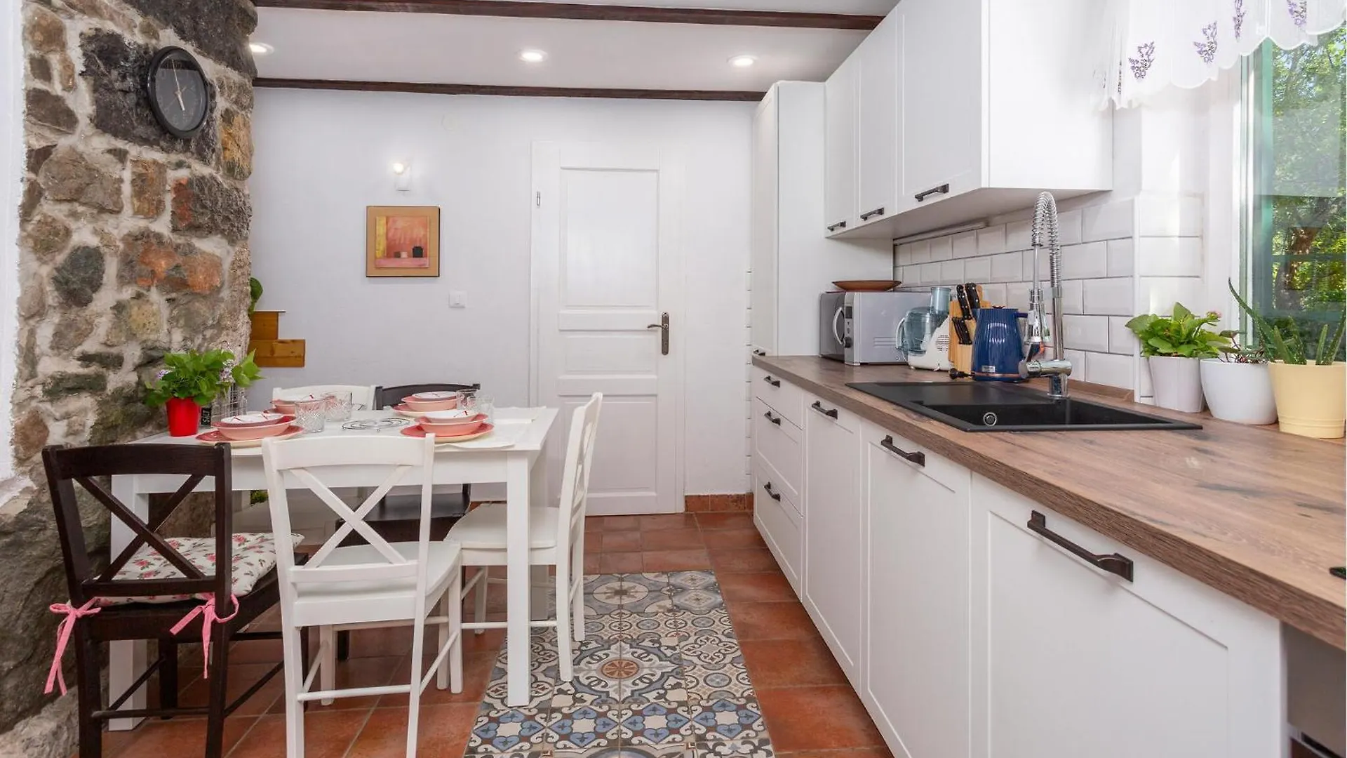 2 Bedroom Beautiful Home In Gornji Lopci Vratnik